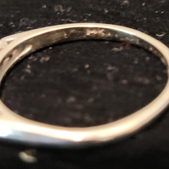 Seven (7) .02 carat Diamonds Set in 14K Gold Band, Size 9.25 - Picture 4 of 6